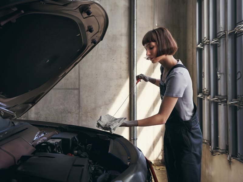 Service Frau erweitert 2.jpg