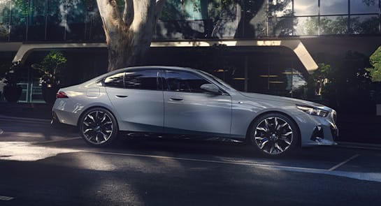BMW i5 Limousine.jpg