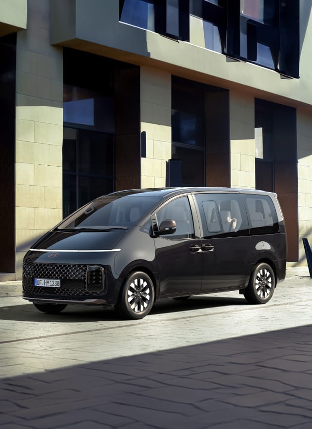 Staria schwarz front teaser slider.jpg