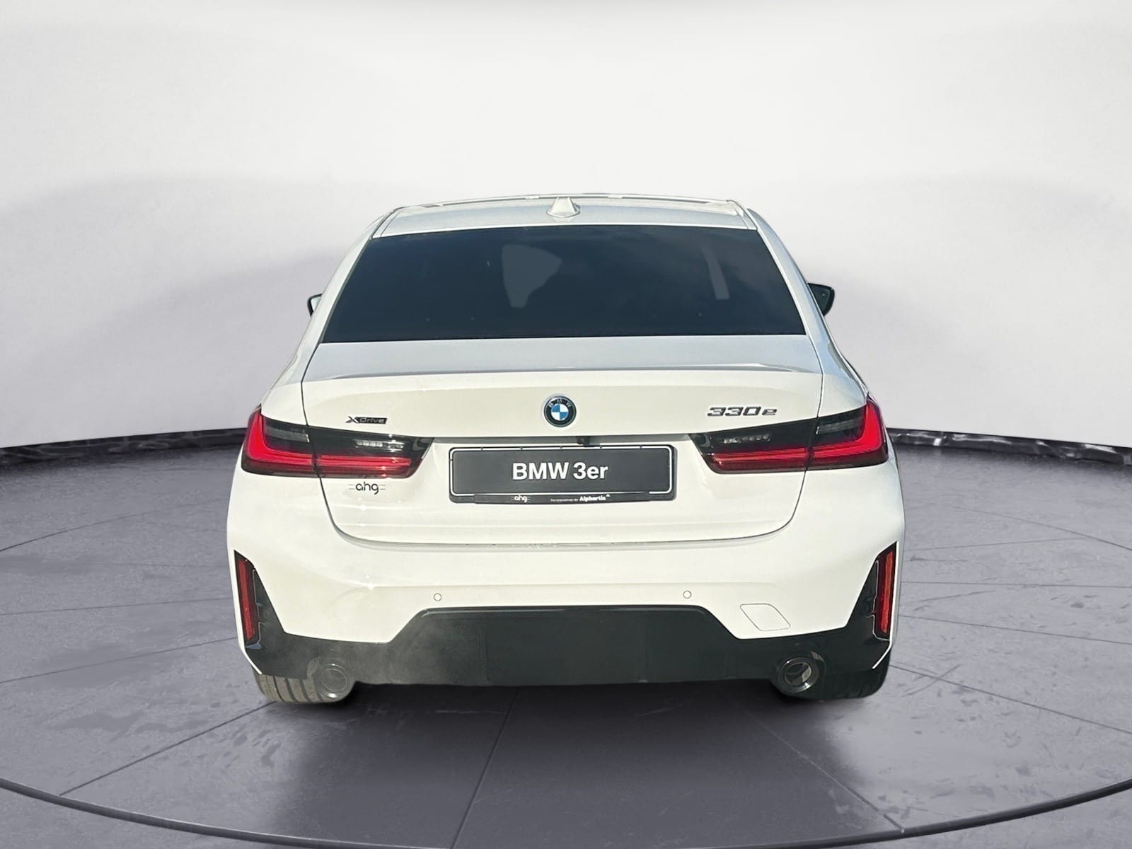 BMW - 330e xDrive Limousine