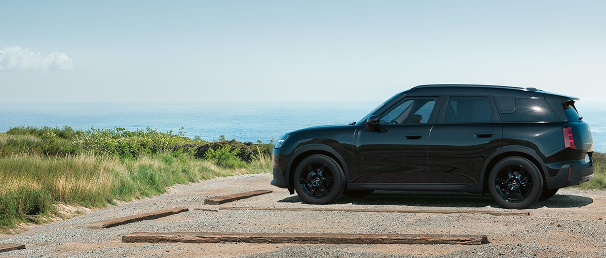 DER MINI COUNTRYMAN BLACKYARD.