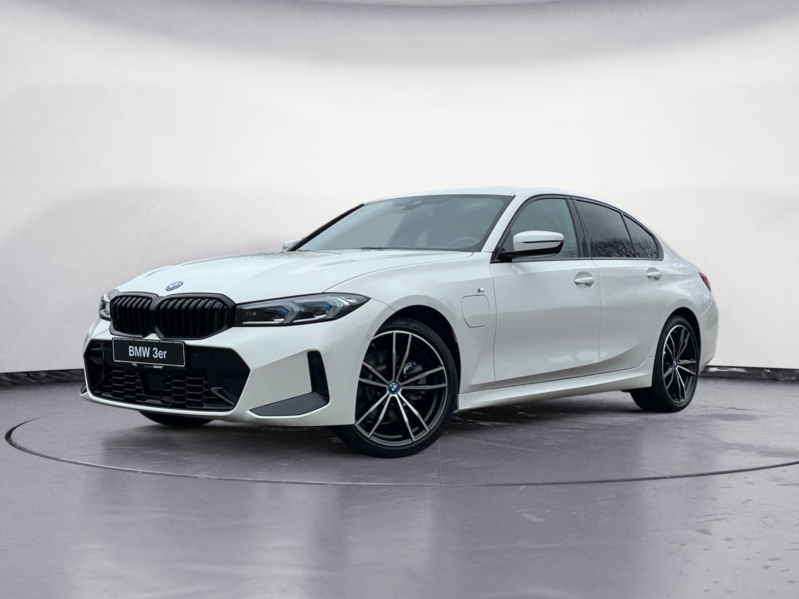 BMW - 330e xDrive Limousine