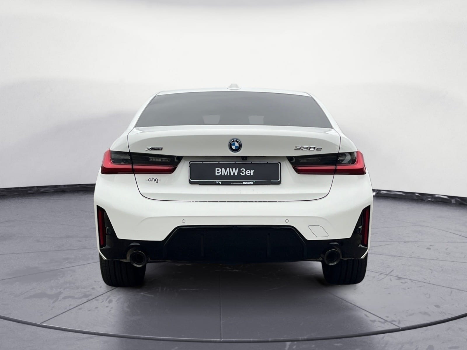 BMW - 330e xDrive Limousine